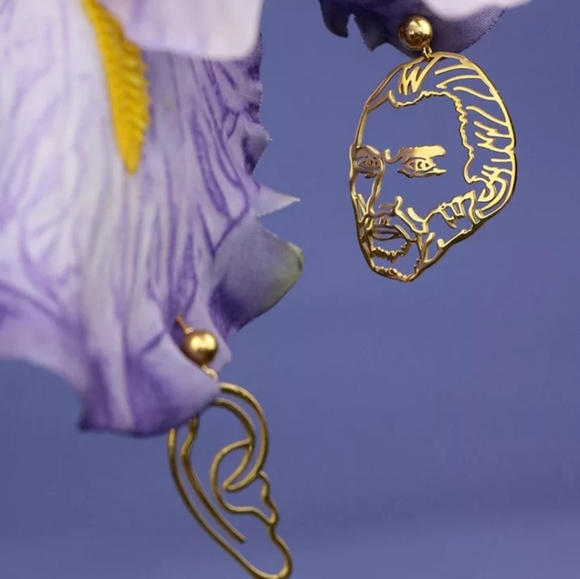 Van G Earrings - Picture 3 of 3